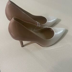 Nine West Elegant Heels in Cream and Tan. Size 8